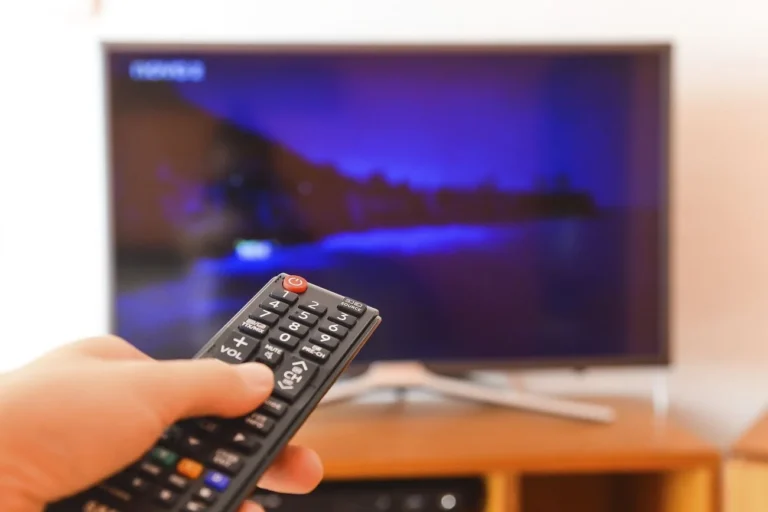 How French-Speaking Families in the UK Can Create a Bilingual TV Routine How French-Speaking Families in the UK Can Create a Bilingual TV Routine